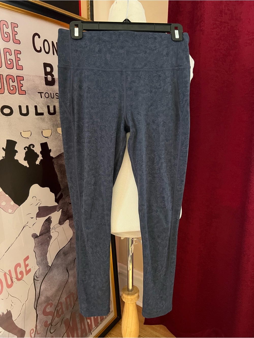 Vuori Pace High Rise Leggings - Navy Blue Pattern - Size Medium
